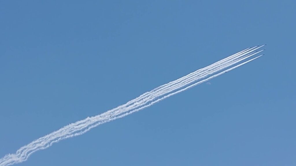 ケムトレイル？#ブルーインパルス