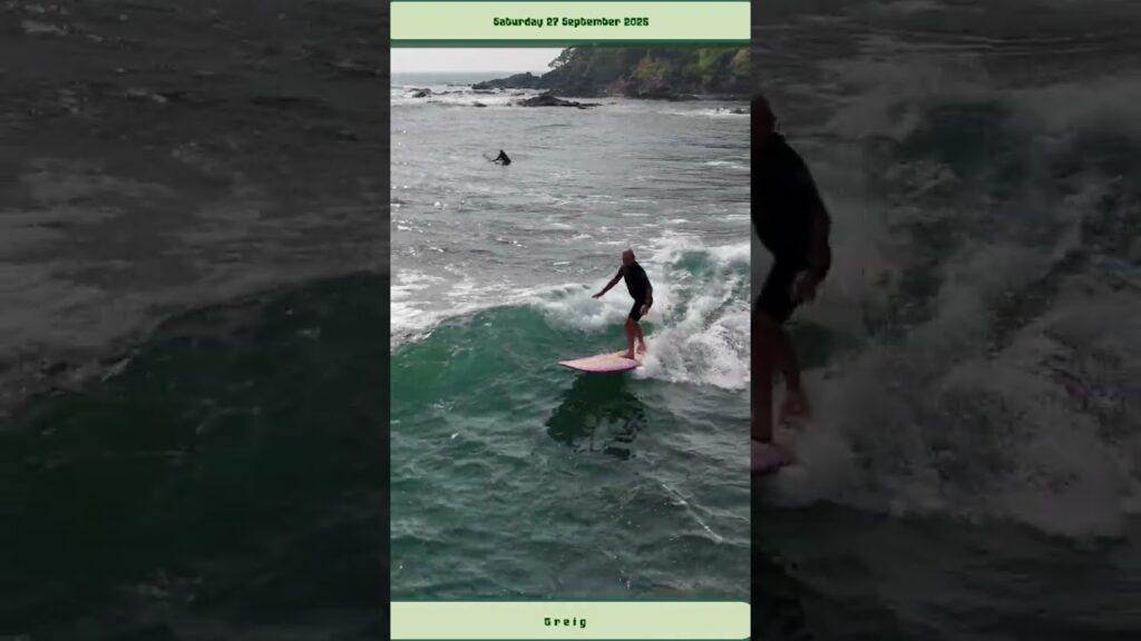 Greig Bedggood on a Tim Clarke tri-fin longboard.  #longboardsurf #surf