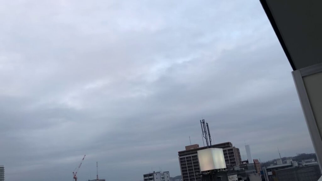 ケムトレイルは富士山より下を飛んでいるのでしょうか