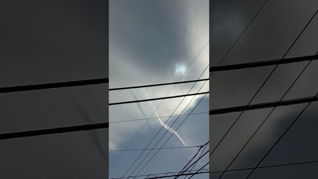 〈消えない飛行機雲〉ケムトレイル！？